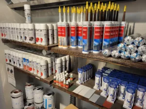 Bitumen spray 4410 - AT-Tuote Oy - Maalit, Spraymaalit, Öljyt